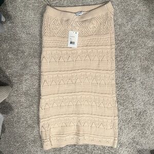 Elegant Beige Knit Skirt